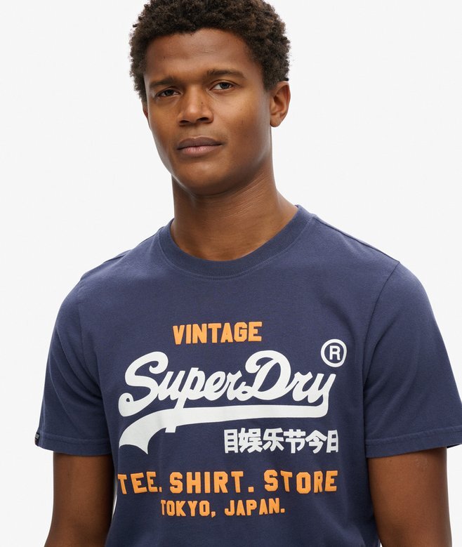 Klasyczny T-shirt w stylu Vintage Klasyczny T-shirt w stylu Vintage