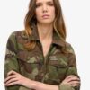 Koszula w stylu militarnym