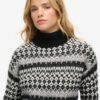 Krótki sweter z golfem z dzianiny Krótki sweter z golfem z dzianiny