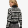 Krótki sweter z golfem z dzianiny Krótki sweter z golfem z dzianiny