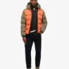 Kurtka Puffer sportowa z kapturem w stylu sportowym z blokami kolorów Kurtka Puffer sportowa z kapturem w stylu sportowym z blokami kolorów