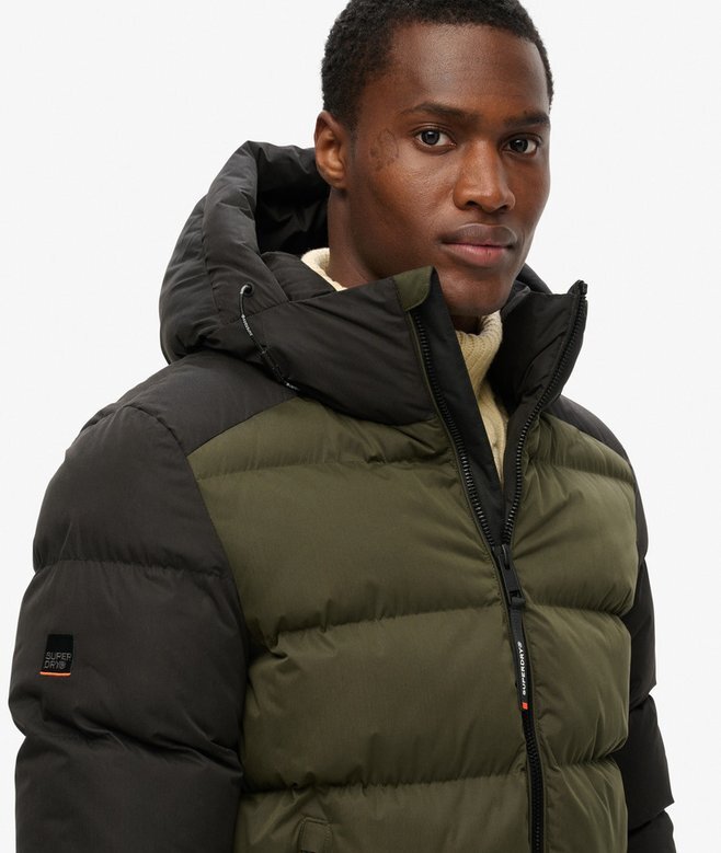Kurtka Puffer sportowa z kapturem w stylu sportowym z blokami kolorów Kurtka Puffer sportowa z kapturem w stylu sportowym z blokami kolorów