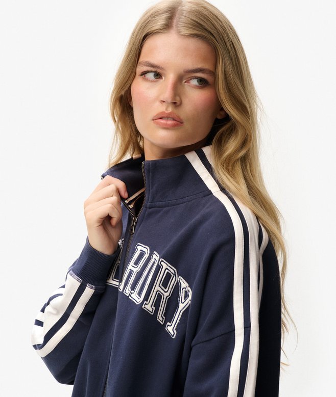 Luźna bluza dresowa z aplikacją Athletic Essentials Luźna bluza dresowa z aplikacją Athletic Essentials