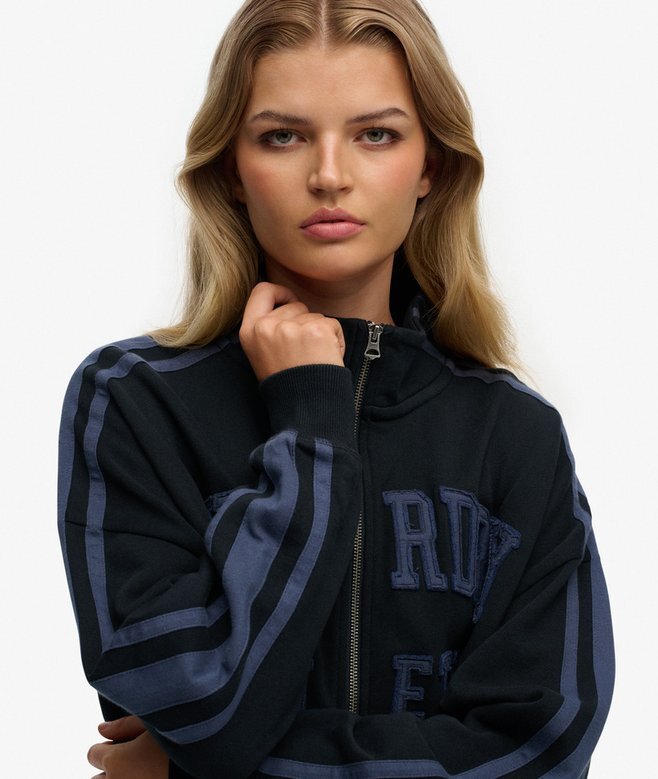 Luźna bluza dresowa z aplikacją Athletic Essentials Luźna bluza dresowa z aplikacją Athletic Essentials