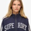 Luźna bluza dresowa z aplikacją Athletic Essentials Luźna bluza dresowa z aplikacją Athletic Essentials