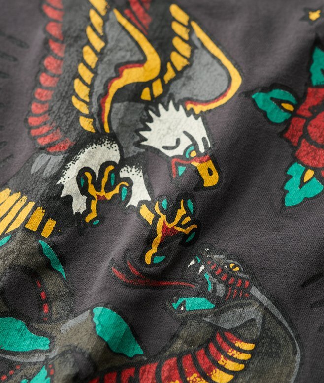 Luźny T-shirt z grafiką tatuażu na plecach Luźny T-shirt z grafiką tatuażu na plecach