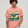 Luźny T-shirt z neonowym nadrukiem podróżniczym