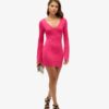 Mini sukienka bodycon z rozkloszowanymi rękawami