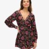 Mini sukienka typu tea dress z nadrukiem i dekoltem w serek Mini sukienka typu tea dress z nadrukiem i dekoltem w serek