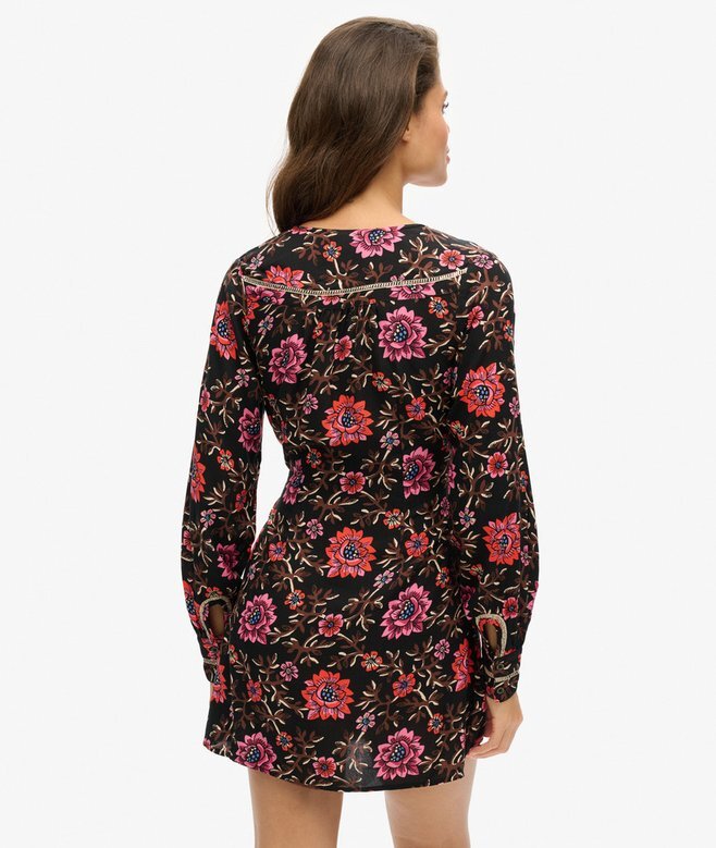 Mini sukienka typu tea dress z nadrukiem i dekoltem w serek Mini sukienka typu tea dress z nadrukiem i dekoltem w serek