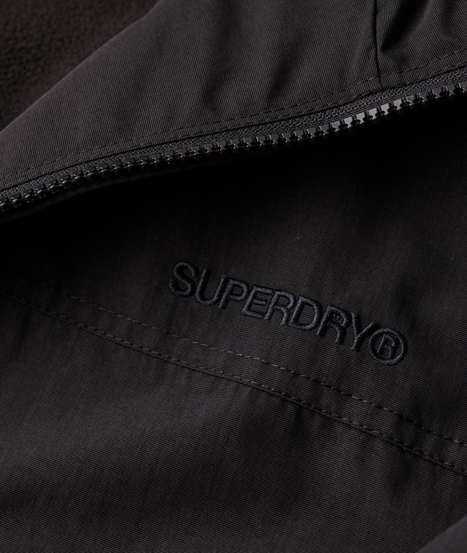 Nylonowa kurtka bomberka Hooded z nadwyżek Nylonowa kurtka bomberka Hooded z nadwyżek