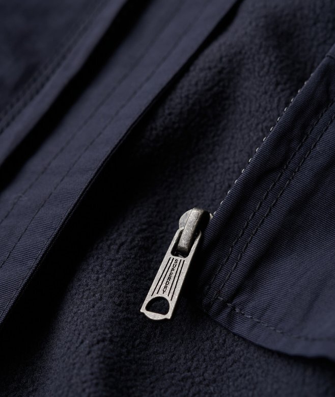 Nylonowa kurtka bomberka Hooded z nadwyżek Nylonowa kurtka bomberka Hooded z nadwyżek