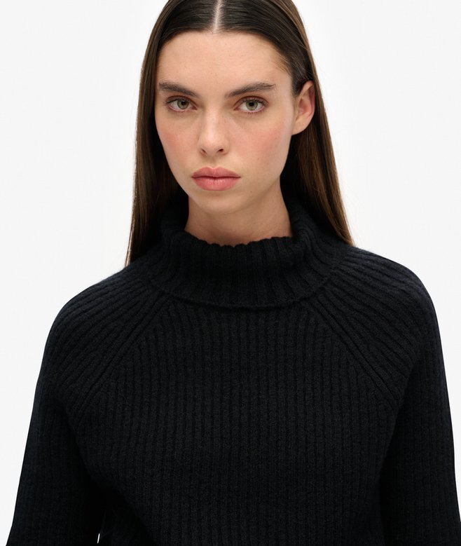 Podstawowy sweter z golfem z dzianiny prążkowanej Podstawowy sweter z golfem z dzianiny prążkowanej