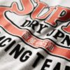 Przerobiony klasyczny T-shirt z nadrukiem
