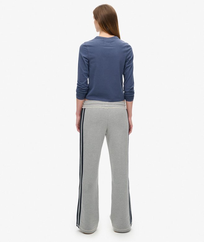 Spodnie dresowe Athletic Essentials Stripe Flare Spodnie dresowe Athletic Essentials Stripe Flare