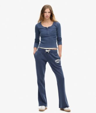 Spodnie dresowe Athletic Essentials z niskim stanem i rozszerzanymi nogawkami Spodnie dresowe Athletic Essentials z niskim stanem i rozszerzanymi nogawkami