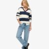 Sweter oversize w paski z dekoltem w serek Sweter oversize w paski z dekoltem w serek