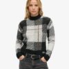 Sweter z dzianiny w kwadratowy wzór Sweter z dzianiny w kwadratowy wzór