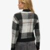 Sweter z dzianiny w kwadratowy wzór Sweter z dzianiny w kwadratowy wzór