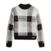 Sweter z dzianiny w kwadratowy wzór Sweter z dzianiny w kwadratowy wzór