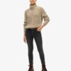 Sweter z golfem o luźnym splocie Sweter z golfem o luźnym splocie