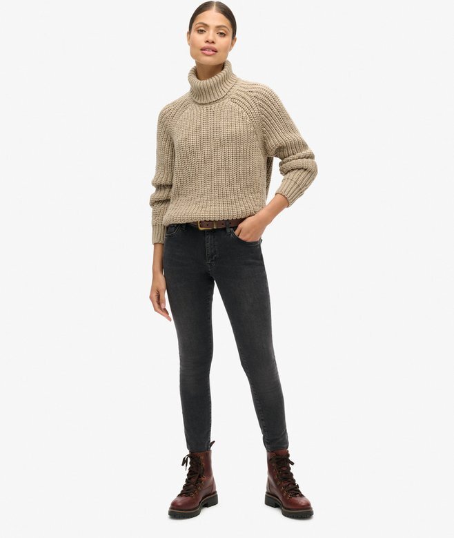Sweter z golfem o luźnym splocie Sweter z golfem o luźnym splocie