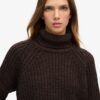 Sweter z golfem o luźnym splocie