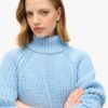 Sweter z golfem o luźnym splocie Sweter z golfem o luźnym splocie