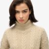 Sweter z opadającymi ramionami i golfem Sweter z opadającymi ramionami i golfem