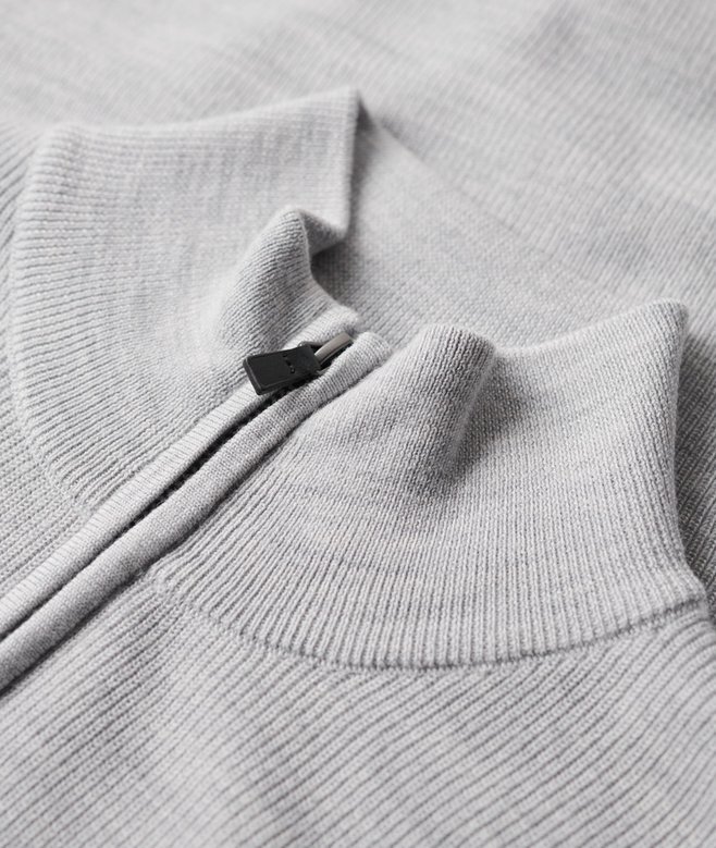 Sweter z półsuwakiem z wełny merynosowej Sweter z półsuwakiem z wełny merynosowej