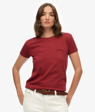 T-shirt z dopasowanym krojem i charakterystycznym logo