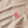 T-shirt z dopasowanym krojem i charakterystycznym logo