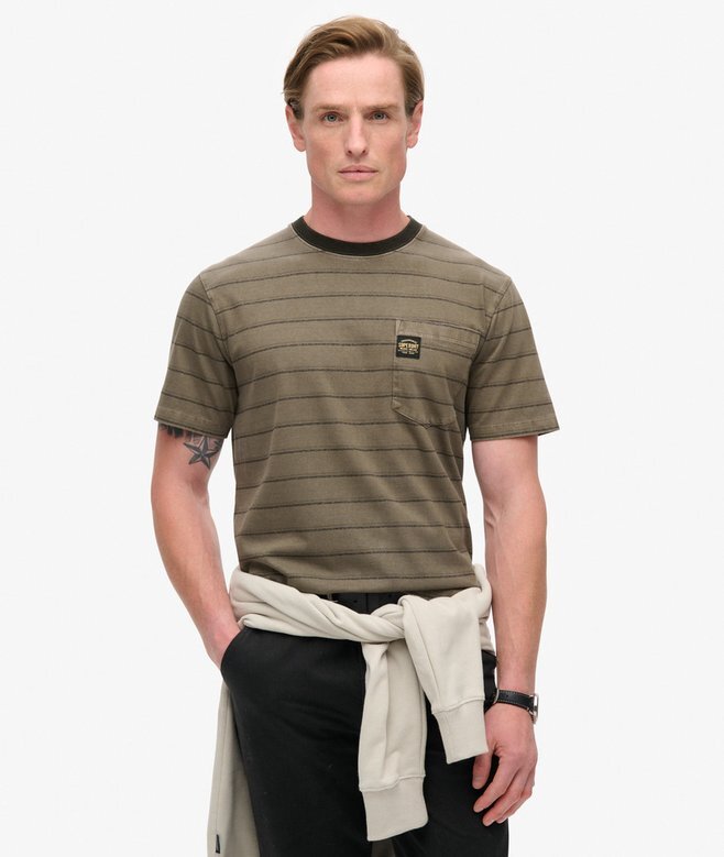 T-shirt z kieszenią w teksturowane paski T-shirt z kieszenią w teksturowane paski