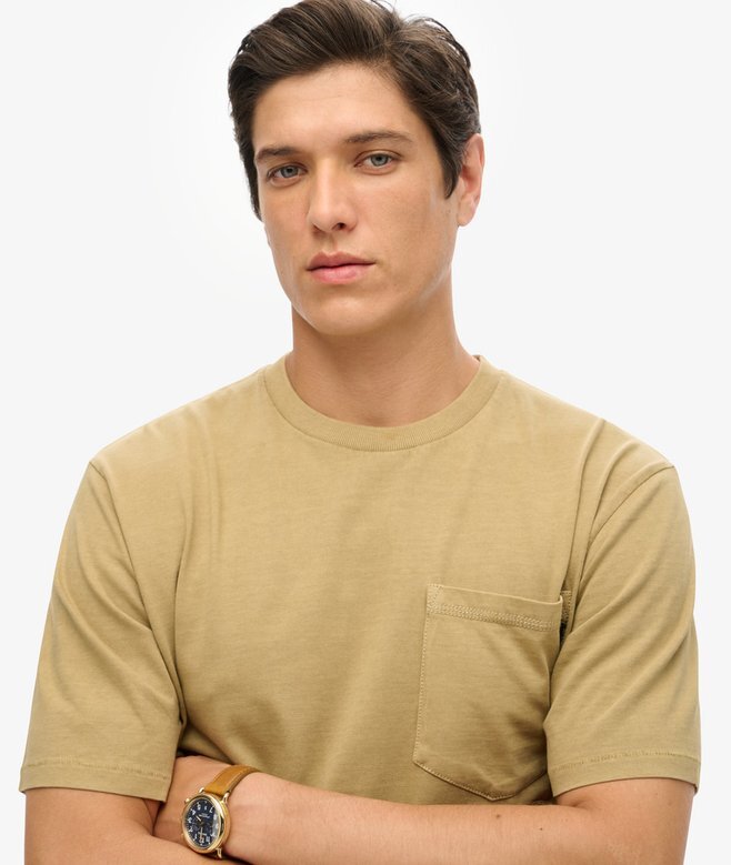 T-shirt z kontrastowymi szwami na kieszeni T-shirt z kontrastowymi szwami na kieszeni