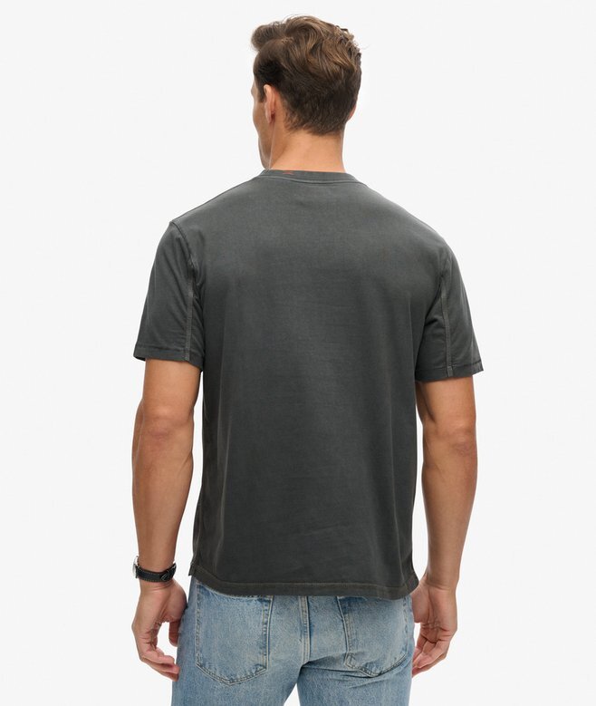 T-shirt z kontrastowymi szwami na kieszeni T-shirt z kontrastowymi szwami na kieszeni