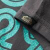 T-shirt z logo w stylu retro z brokatem