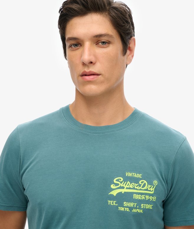 T-shirt z neonowym logo w stylu Vintage T-shirt z neonowym logo w stylu Vintage