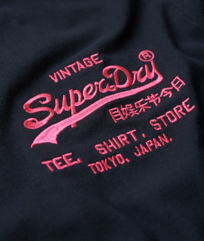 T-shirt z neonowym logo w stylu Vintage T-shirt z neonowym logo w stylu Vintage