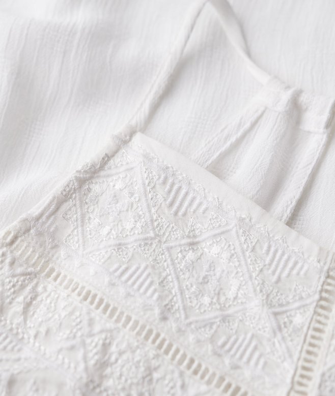 Top na ramiączkach z Vintage’ową koronkową wstawką Top na ramiączkach z Vintage’ową koronkową wstawką