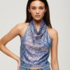 Top z cekinami i dekoltem typu cowl neck Top z cekinami i dekoltem typu cowl neck