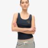 Top z prążkowanym dekoltem Athletic Essentials Top z prążkowanym dekoltem Athletic Essentials