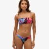 Tropikalne figi bikini typu cheeky